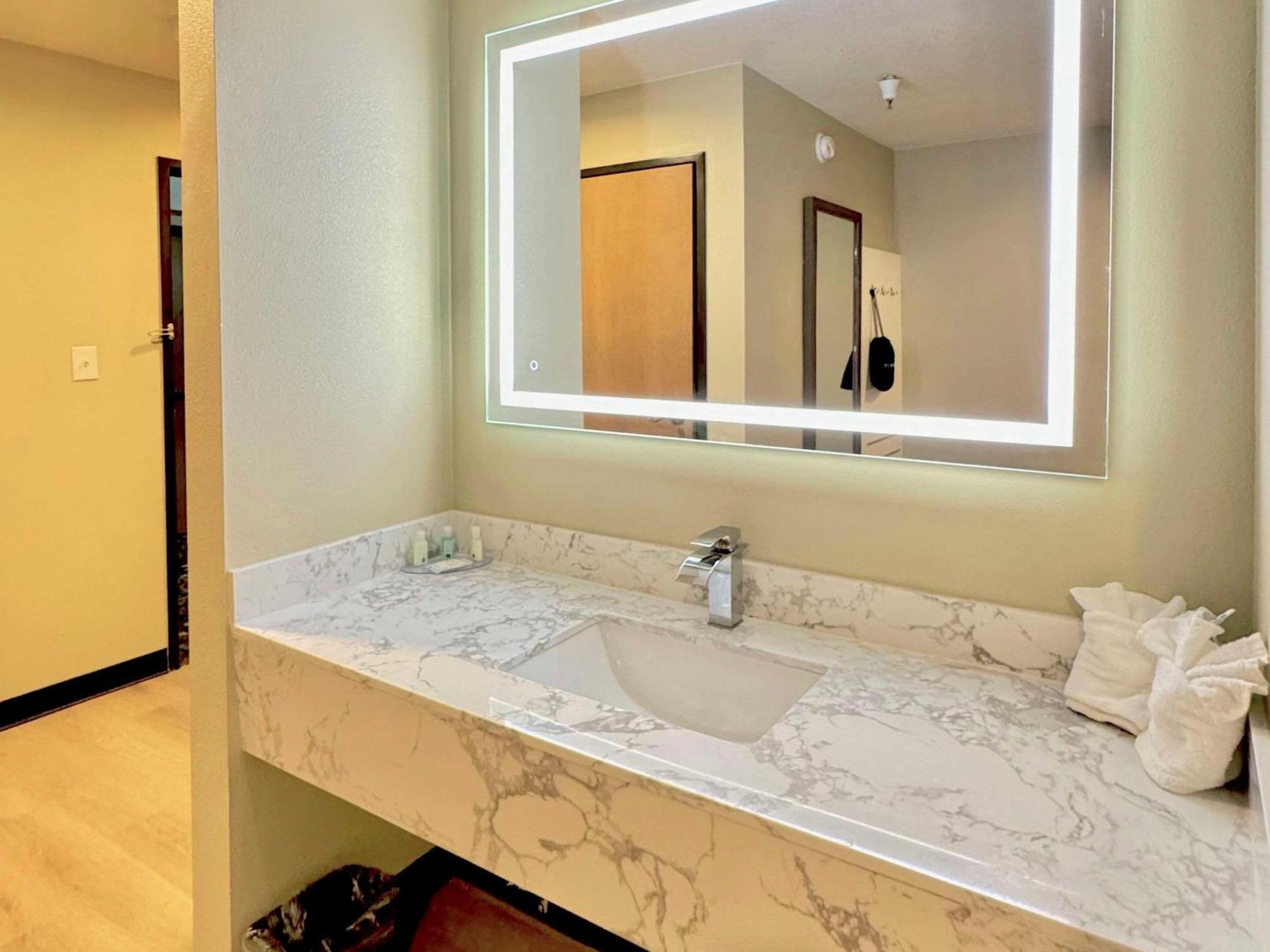 Quality Inn & Suites Willows Extérieur photo